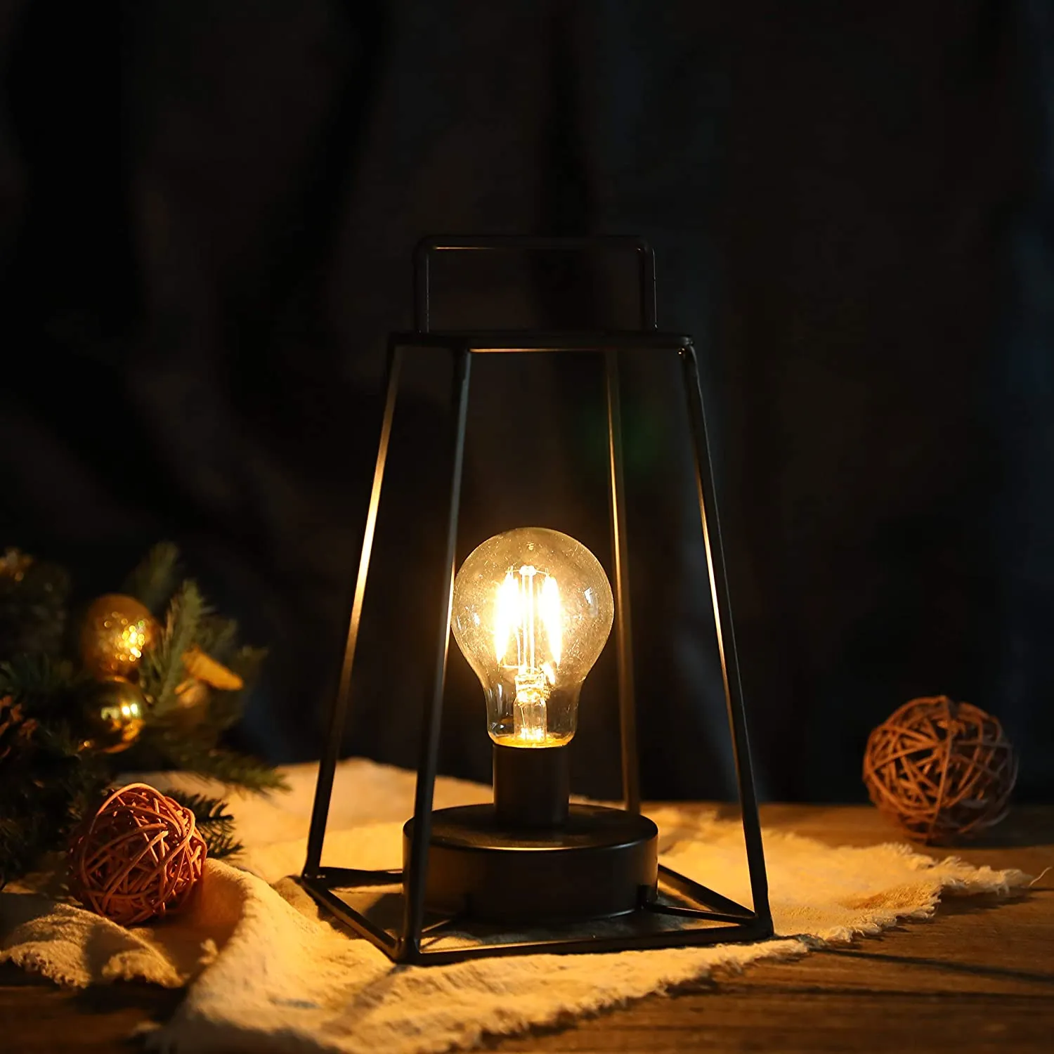11.5’‘High Retro Style Geometric Table Lamp