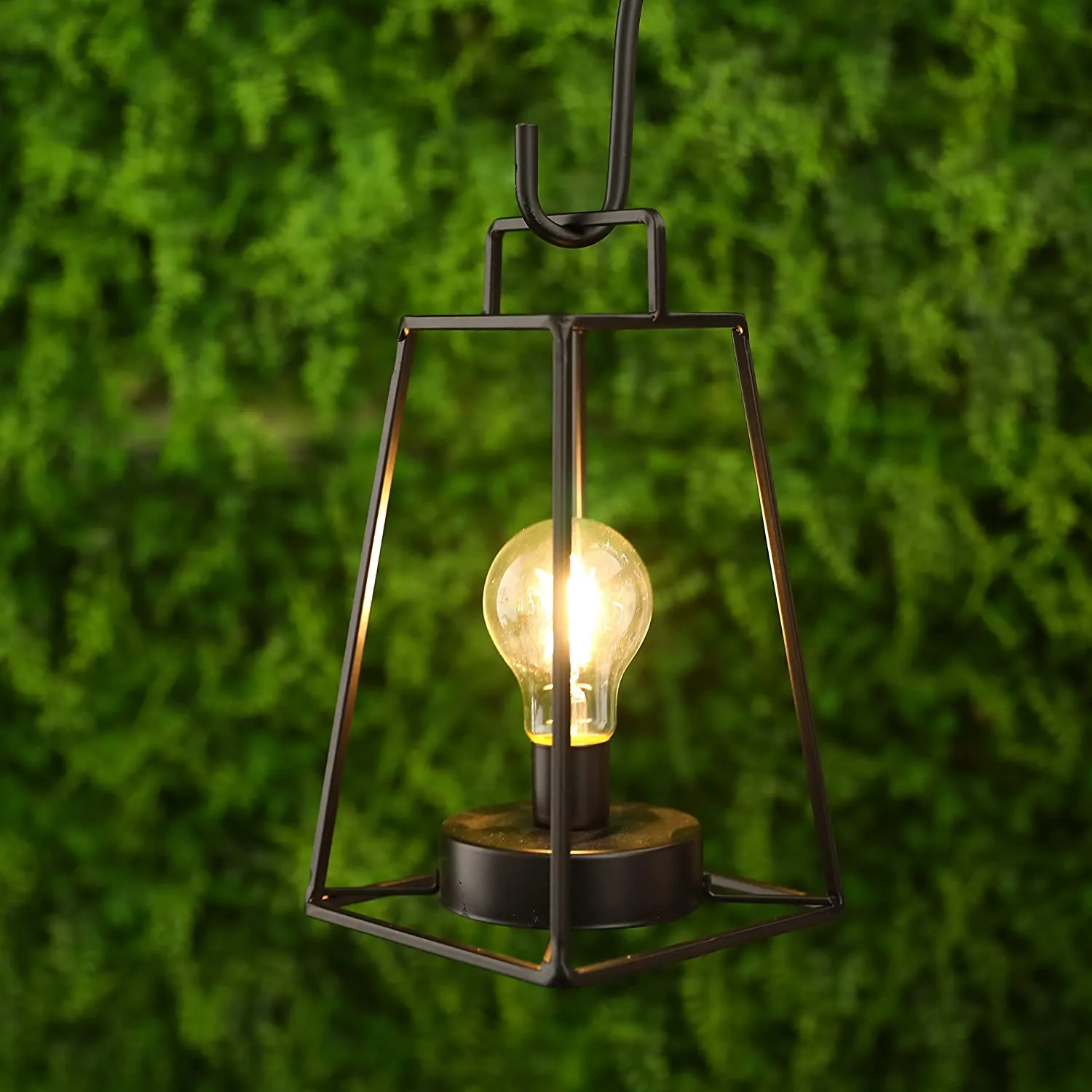 11.5’‘High Retro Style Geometric Table Lamp