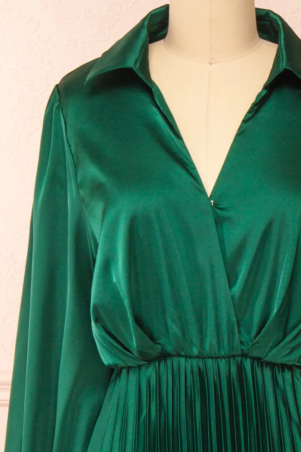 Calira | Green Midi Dress w/ Long Sleeves