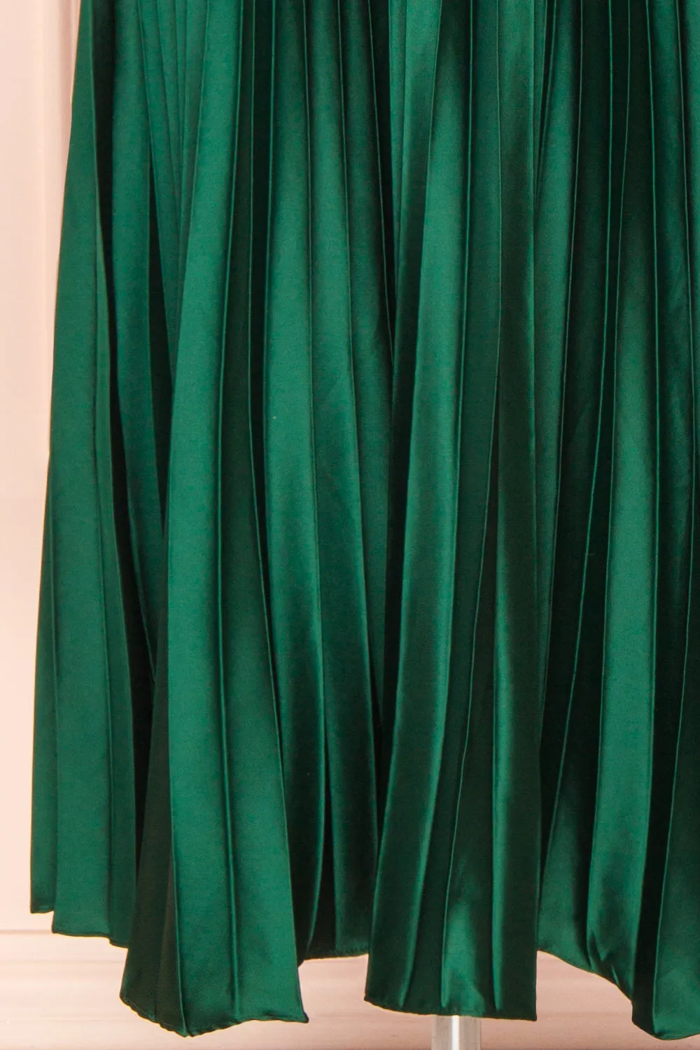 Calira | Green Midi Dress w/ Long Sleeves