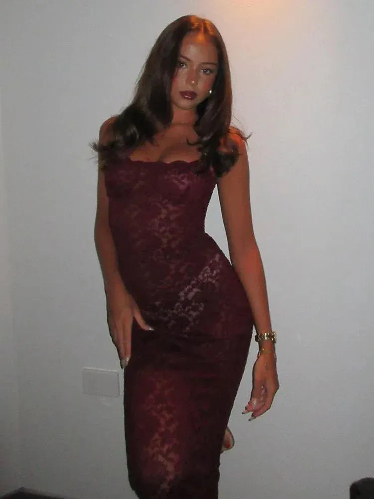 Elegant Lace Summer Maxi Dress with Spaghetti Straps and Sleeveless Design