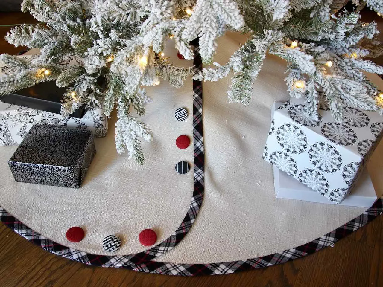 Linen Look Christmas Tree Skirt - Choice of Band and Buttons -- 54-inches -- SHIPPING INCLUDED!